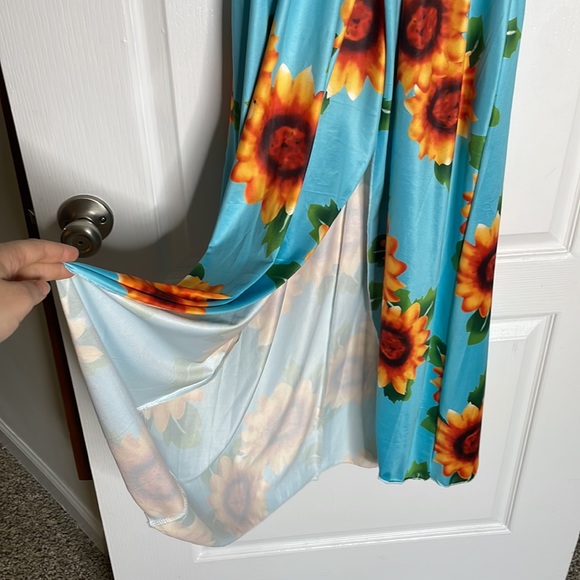 Blue sunflower Maxi Sundress - Picture 4 of 6